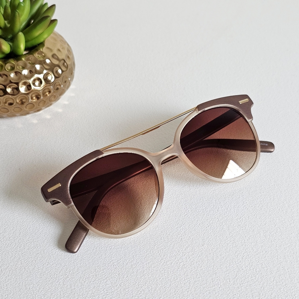 Libby Edelman Stylish Champagne Brown and Gold Sunglasses UV Protection